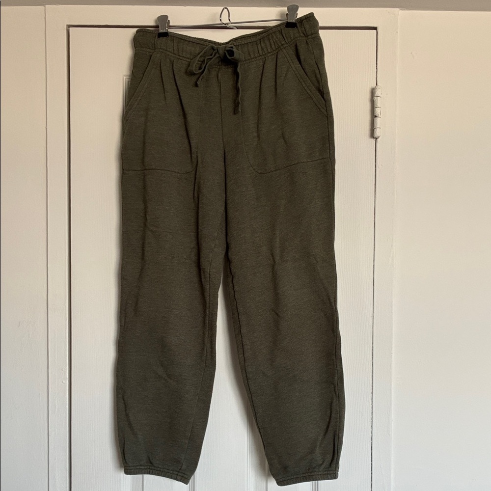 Aerie green joggers size small short
